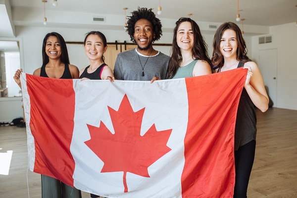 how to apply for student loans canada for international students