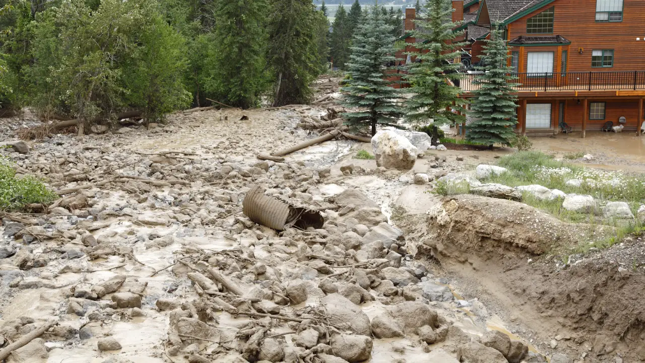 Does Homeowners Insurance Cover Landslides - Ultimate Guide